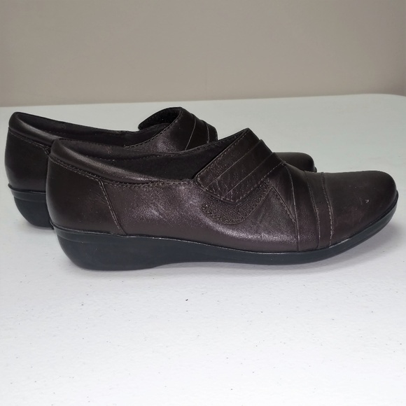 clarks cushion shoes